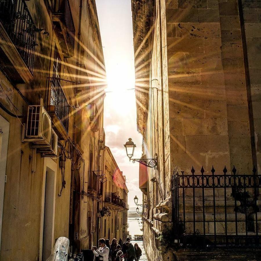 Amuni' Sicily Guest House Сиракузы Экстерьер фото