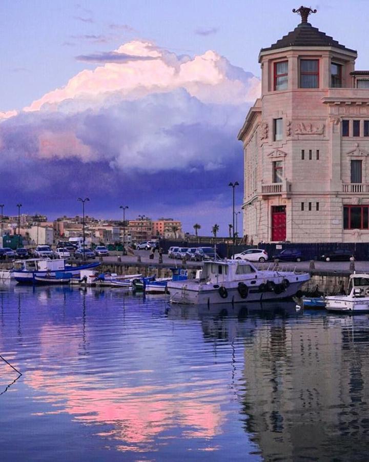 Amuni' Sicily Guest House Сиракузы Экстерьер фото